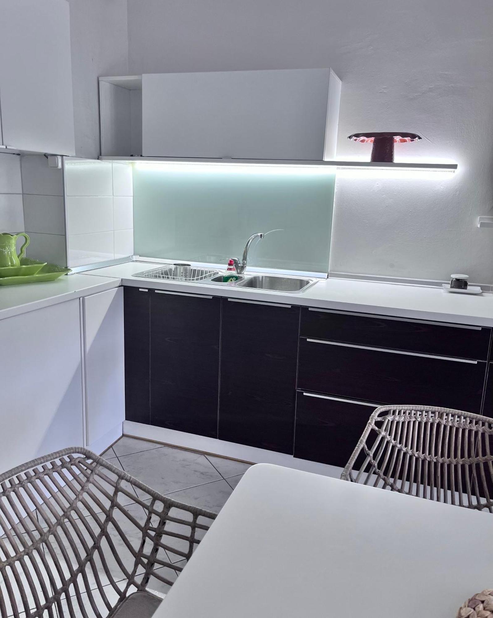 Central 7 - Stylish Apartment Комотини Экстерьер фото