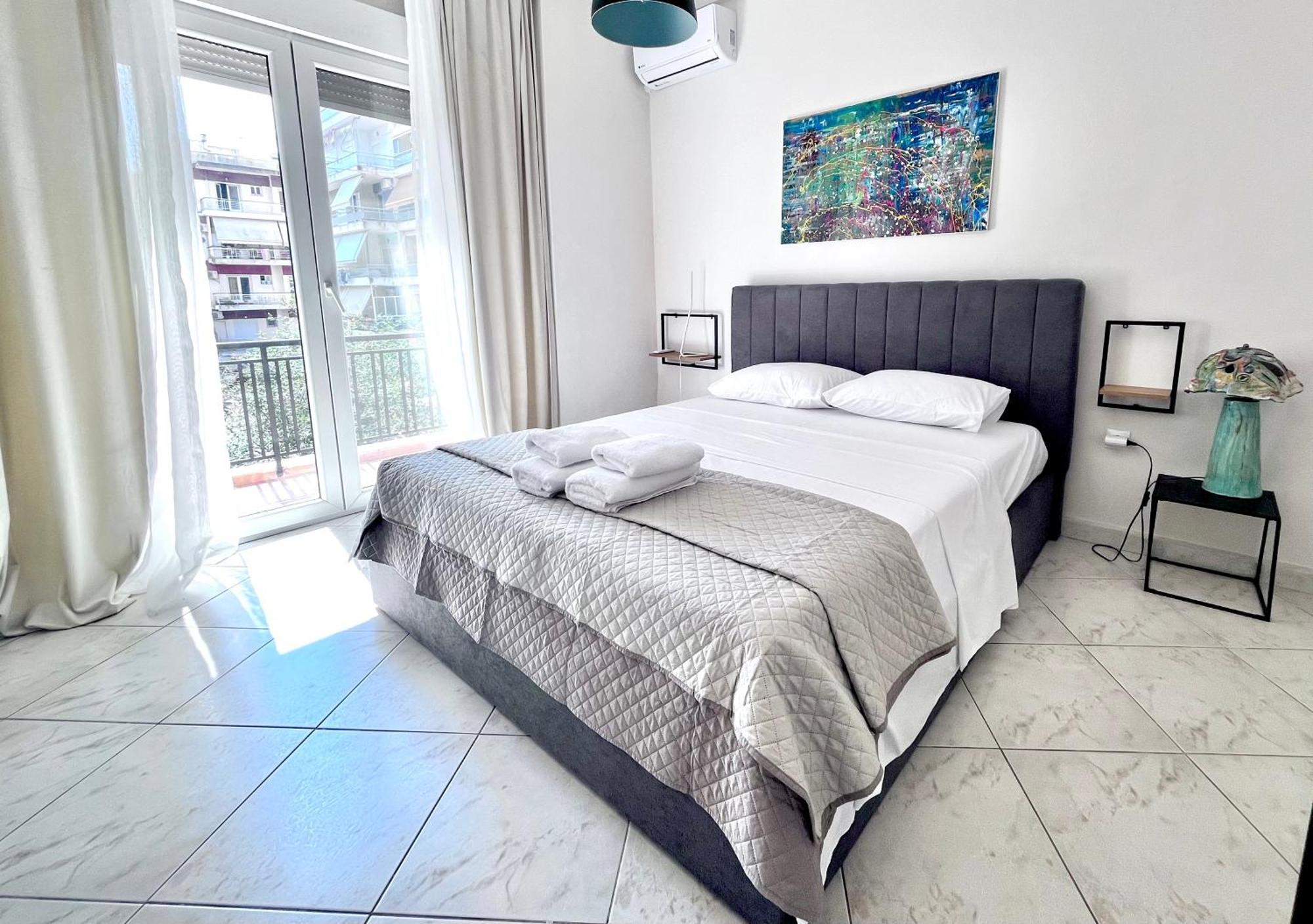 Central 7 - Stylish Apartment Комотини Экстерьер фото