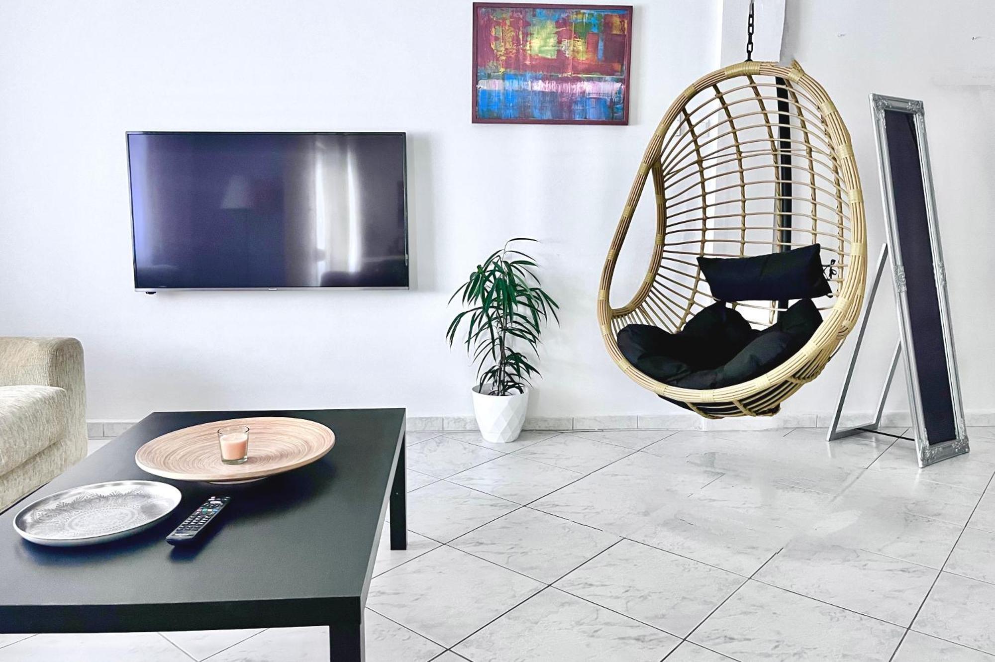 Central 7 - Stylish Apartment Комотини Экстерьер фото